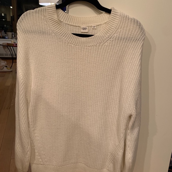 GAP Sweaters - GAP Classic Knit Sweater